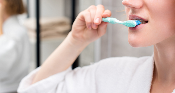 产后女性不适合用普通牙刷