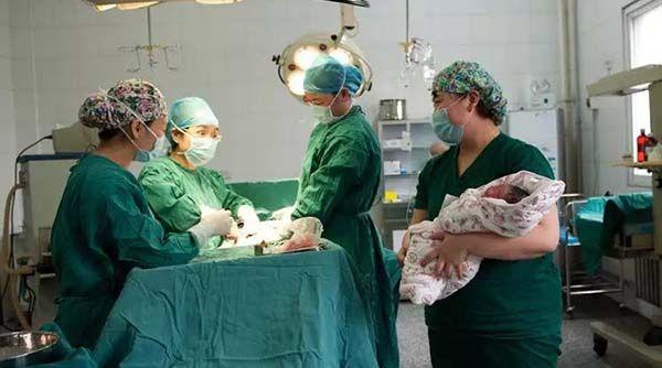 剖腹产手术产妇分娩过程