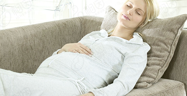 胎动和宫缩都是正常现象