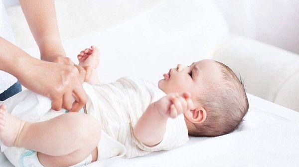 婴儿皮肤比较嫩需要经常换尿布