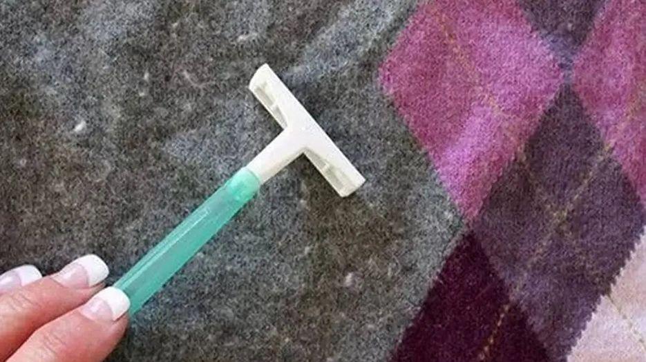 使用剃须刀.jpg