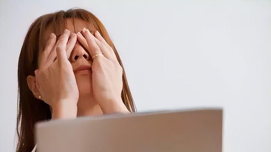 眼睛模糊.jpg