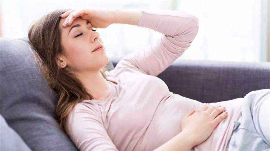 女性