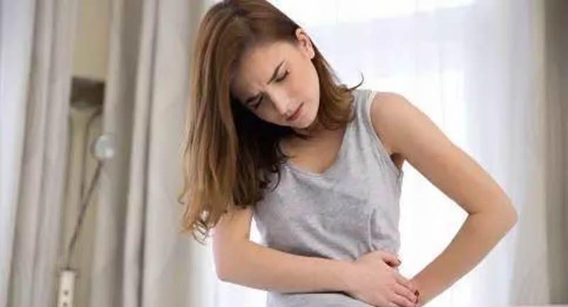 女性