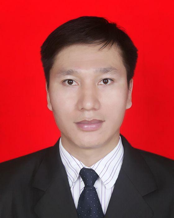 李.jpg