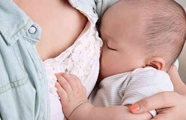 乳房干瘪可以通过胸部按摩帮助缓解