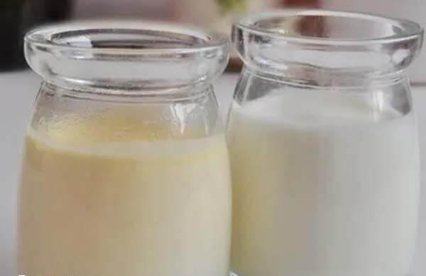 装母乳的容器要留些空隙