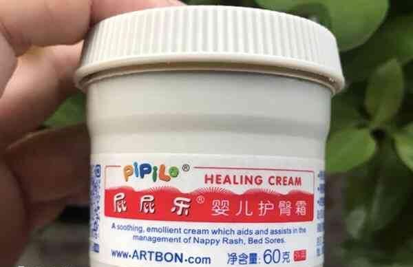 宝宝红屁股可以使用护臀膏