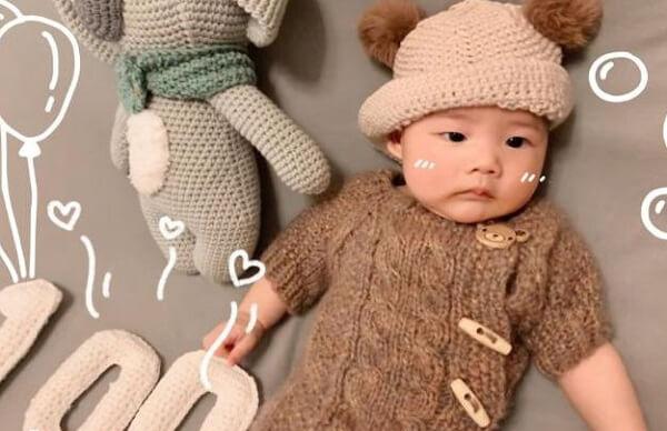 6个月的婴儿对外面世界表现出越来越浓的兴趣
