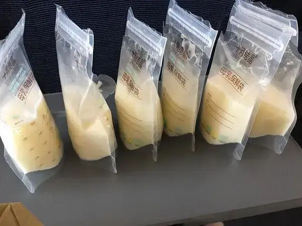 母乳是新生儿最好的食物选择