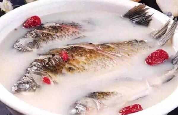 产后肠胃恢复需要一段时间建议吃流食