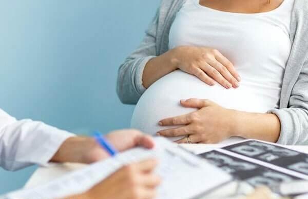 子宫内膜薄孕晚期会出现很多的影响