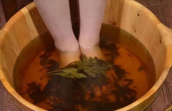 长期艾叶泡脚的好处非常多