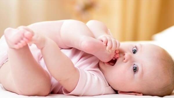 每个宝宝抬头时间不一样