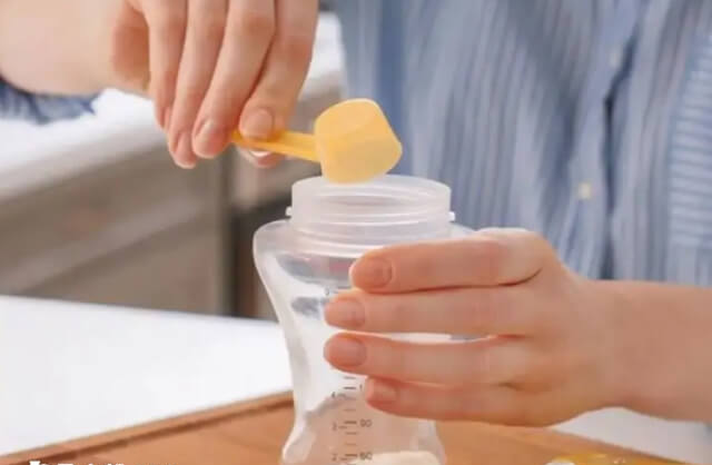 混合喂养是母乳不足时的补贴