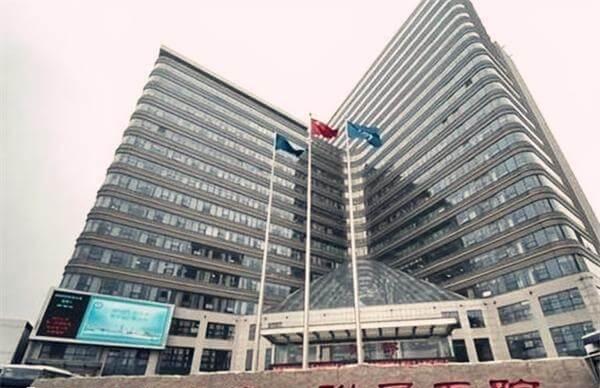 郑州大学第一附属医院大门