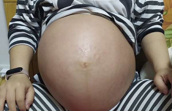 怀孕后可以在家轻声唱歌