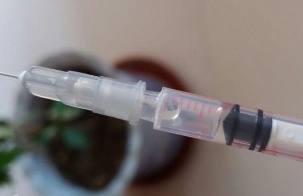 降调针的主要目的是避免卵子提前排出