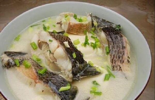 黑鱼汤搭配其他食材能增加美味和营养