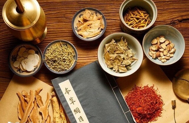 囊胚移植后有子宫积液可寻求中医帮助
