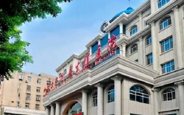 山大生殖中心盛燕医师专业擅长诊治月经失调