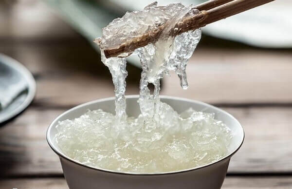 燕窝的蛋白质很高