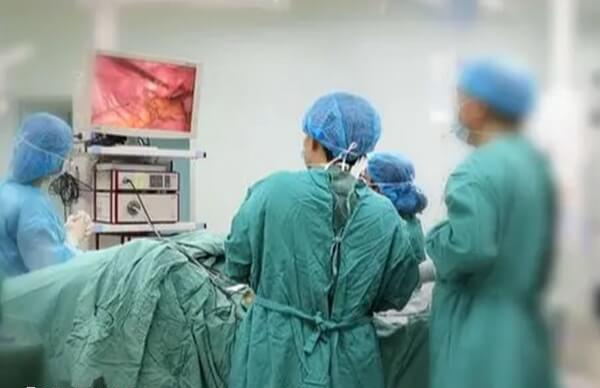 宫腹腔镜联合手术