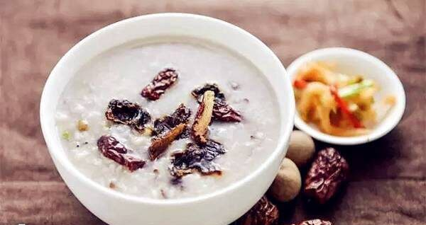 山楂首乌粥缓解卵巢早不良症状