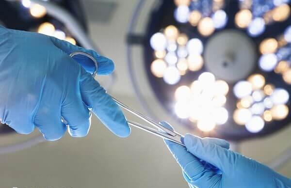 宫腔镜清宫术对女性子宫伤害较小