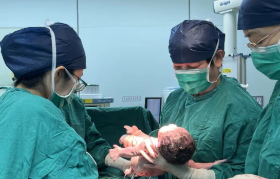 祝贺世界首例PGT-P试管婴儿在上海诞生，爸爸爷爷堂伯都有糖尿病