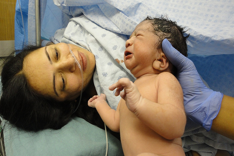 自主决定生育时机，美国试管婴儿引领生命奇迹的未来