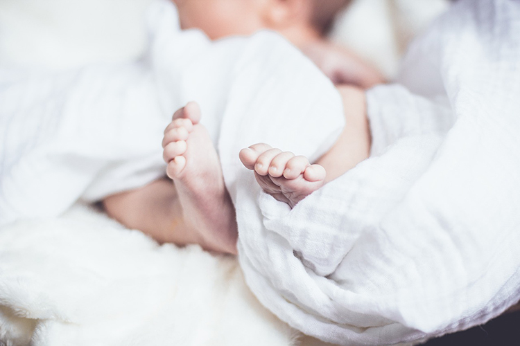 未来之选：美国三代试管婴儿引领大龄妈妈重返生育的新纪元