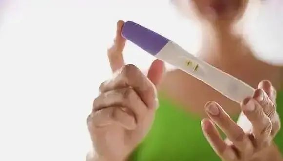 AMH值低≠生育绝境：卵巢年龄与实际年龄的博弈下，如何科学备孕？