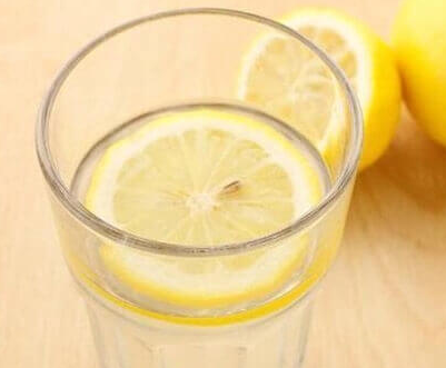 试管婴儿移植后喝柠檬水：能否增强免疫力？