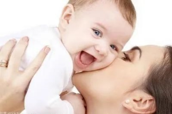 单身女性为什么选择去美国做试管婴儿，首因是法律允许！