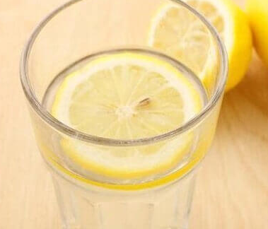 泰国试管婴儿移植后喝柠檬水：增强免疫力的天然助力