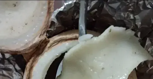 鲜胚移植后吃椰子肉好处多，适量食用可促进着床