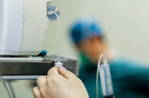 人工授精不成功，能否转做试管婴儿？需结合不孕情况综合判断