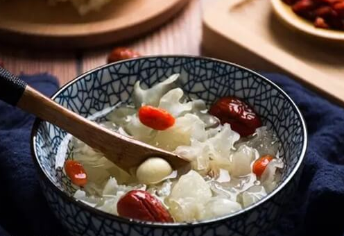 鲜胚移植后能喝银耳红枣汤吗？食用方法与禁忌全解析