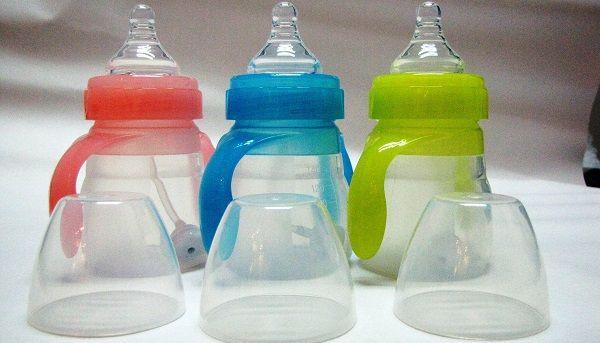满周岁的宝宝喝奶用吸管和奶嘴哪个危害大？