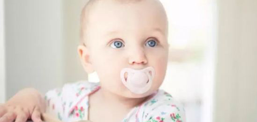 婴儿安抚奶嘴多久更换好？80%的准妈妈都不知道