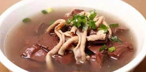 补血需谨慎!这4类人不能随意食用鸡血汤