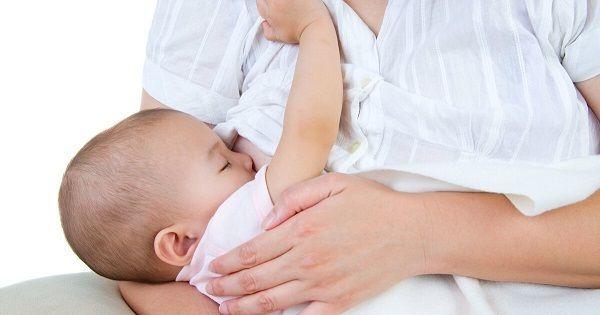 孕妇产后第一次开奶步骤解读，正确的催乳手法是通奶关键