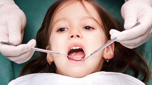 6岁儿童牙痛难忍，不打针吃药5个小妙招快速止疼