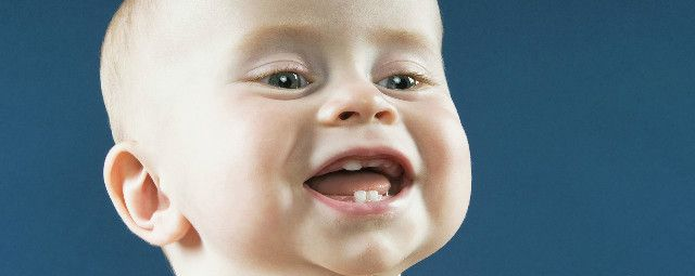 半岁宝宝长牙的顺序不对，是缺钙的原因吗？