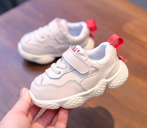 三四个月的女宝宝该怎么选鞋？