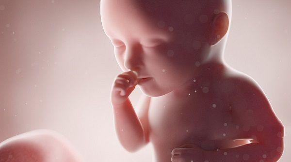 胎儿打嗝代表肺部没完全发育，能说明已经快到足月了吗？