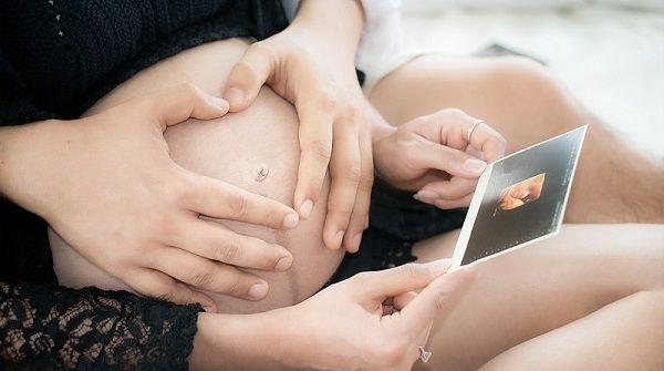 怀孕34周胎儿打嗝的位置在左下腹，证明还没入盆吗？
