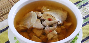 【坐月子食谱】产妇鸽子汤做法的4大步骤介绍