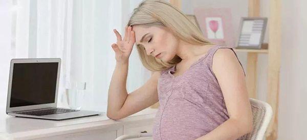 孕妇耻骨痛加尿频尿急还能散步吗？